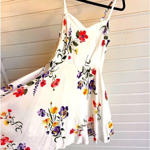 NWT Old Navy cami dress floral on creamy off white adjustable straps size M